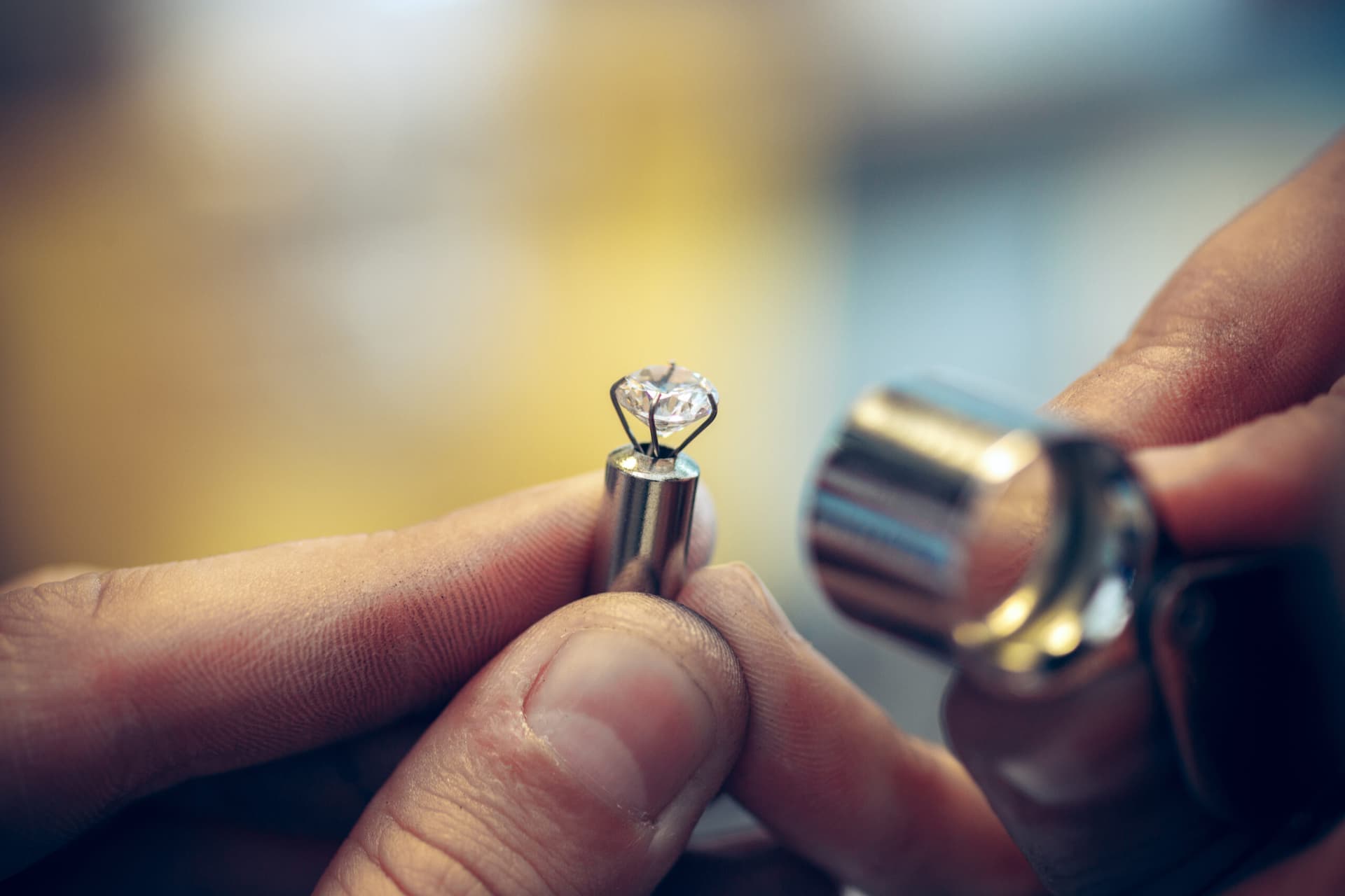 Outils de joaillier sur l'établi de la Bijouterie Schrapff à Belfort